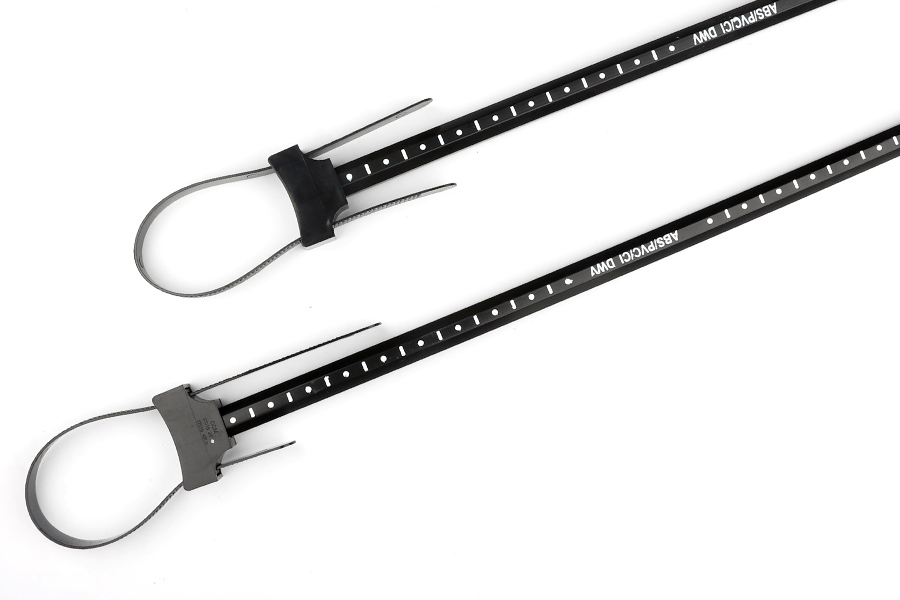 Plastic Pipe Hanger1